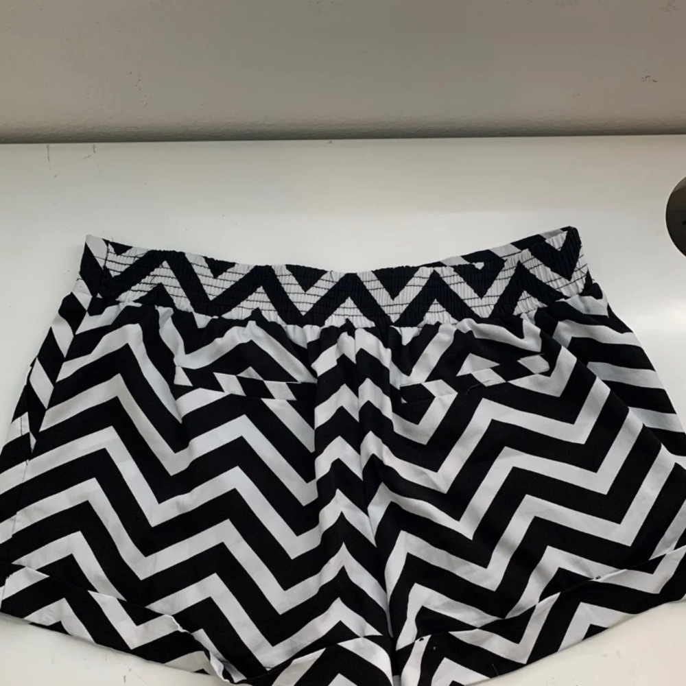 Patterned Shorts - Picture 2 of 2